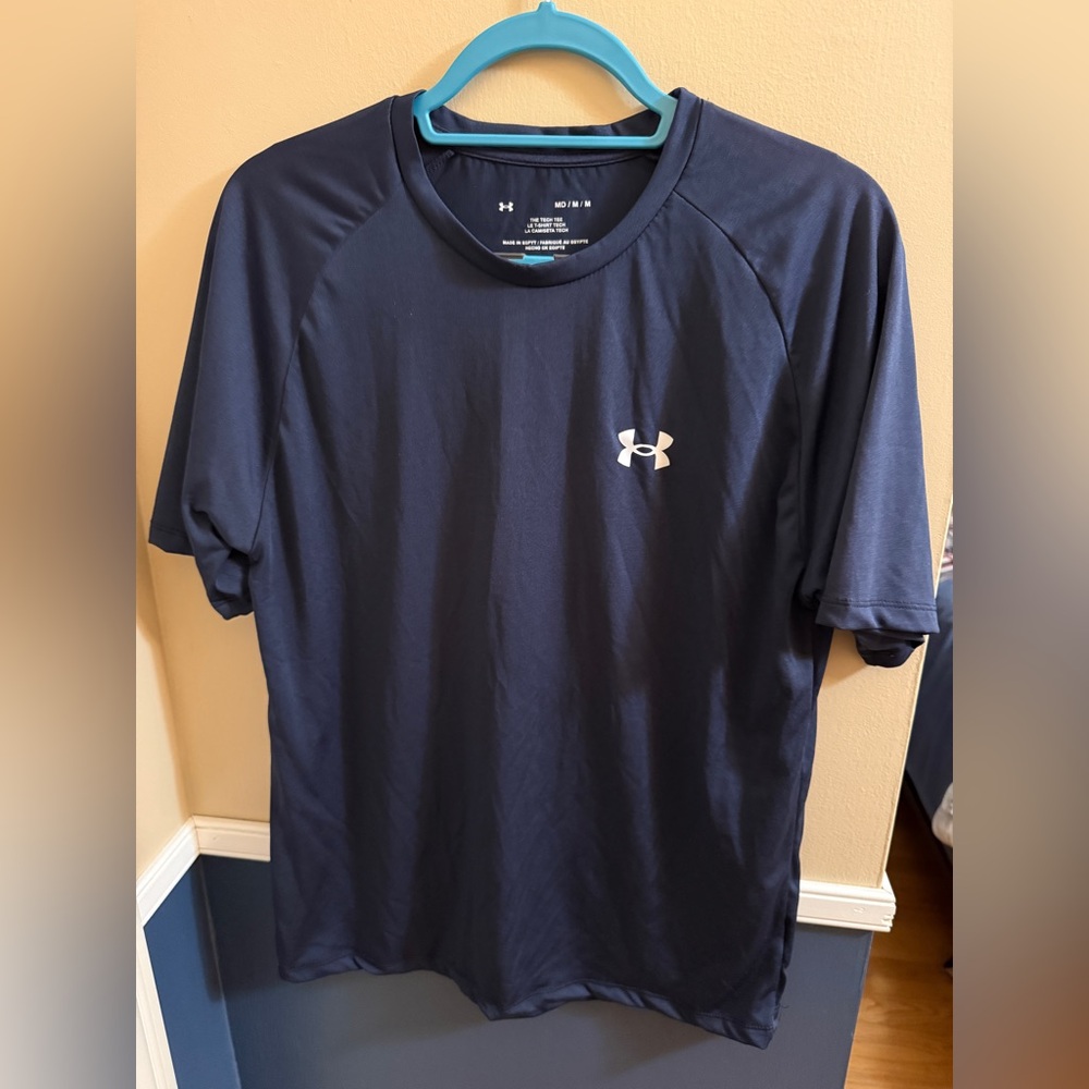 Under Armour Men’s Medium Navy/Blue Athletic Dri-fit Shirt